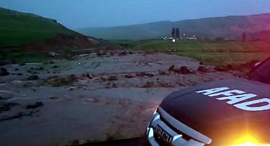 Kars ve Ardahan'da sel suları köy yollarına zarar verdi