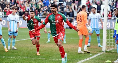 Karşıyaka'da 13'üncü veda Alper'den