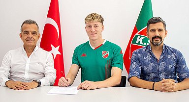 Karşıyaka'da Abdulkadir imzaladı