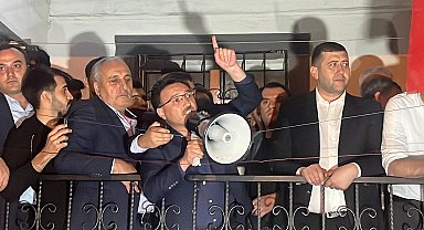 Kayseri'de 5 yaşındaki çocuğa taciz iddiası mahalleyi sokağa döktü; bazı iş yerleri ateşe verildi, 5 polis yaralı