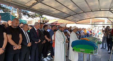 Kazada yaşamını yitiren avukat Ezgi, son yolculuğuna uğurlandı