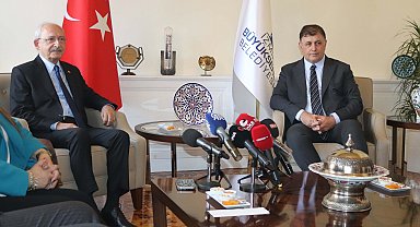 Kılıçdaroğlu: İzmir'in de sorunları var ama Cemil Tugay başkanın akılcı politikalarla çözeceğine inanıyorum