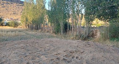 Kiracısını çıkması için tehdit eden ev sahibinin, bahçede kaçak kazı yaptığı ortaya çıktı