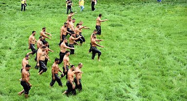 Kırkpınar'da ön eleme güreşlerinde ilk turu geçen 12 pehlivan belli oldu