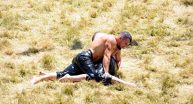 Kırkpınar'da, yarı finale çıkan başpehlivanlar belli oldu