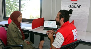 Kızılay'ın kursunda eğitim gören 10 depremzede öğrenci YKS'de ilk 10 bine girdi