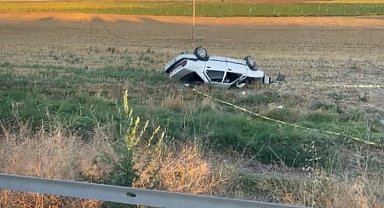 Kontrolden çıkan otomobil takla attı: Anne öldü, kızı yaralandı