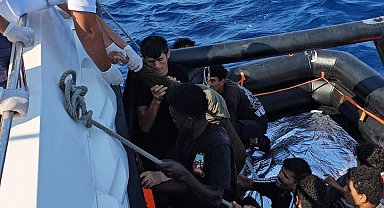 Kuşadası açıklarında 10 dakika arayla 41 düzensiz göçmen kurtarıldı