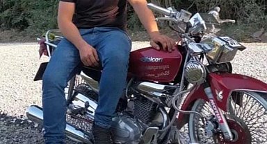 Lastiği patlayan otomobil bariyerlere çaptı: 1 ölü, 2 yaralı