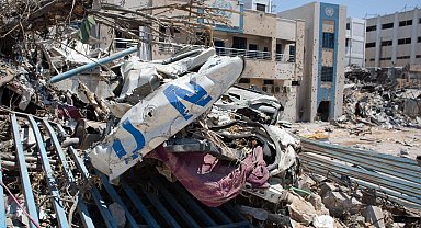 Lazzarini: UNRWA öğretmeni 4 aylık bebeğiyle birlikte öldürüldü