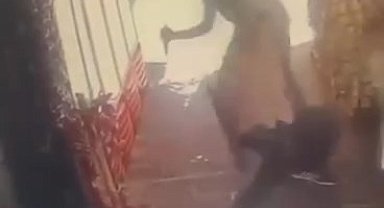 Madde bağımlısı sokaktakilere bıçakla saldırdı: 2 ölü, 7 yaralı