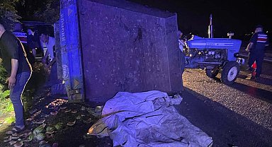 Manisa'da hafif ticari araç, traktör römorkuna çarptı: 6 yaralı