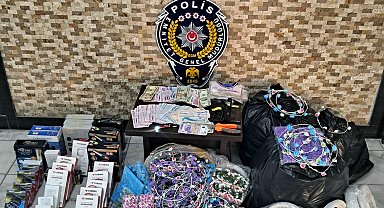 Marmaris'te çocuklara zorla hediyelik eşya sattıran 5 kişi tutuklandı