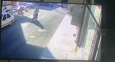 Motosikletli 2 kişiden kuaför dükkanına silahlı saldırı; 2 yaralı