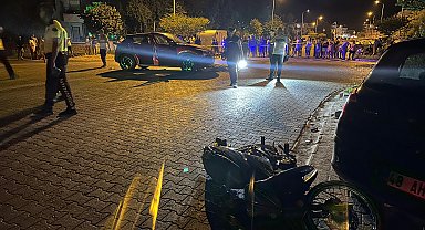 Otomobil ile çarpışan motosiklet sürücüsü öldü