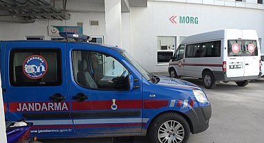 Otomobil, motosiklete çarptı; 2 ölü, 3 yaralı