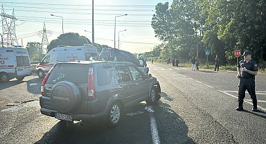 Otomobil, yolcu otobüsüne arkadan çarptı; 1 yaralı