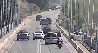Otomobilin yoldan çıkıp Seyhan Gölü'ne düşmesi sonucu 4 kişinin öldüğü kaza kamerada