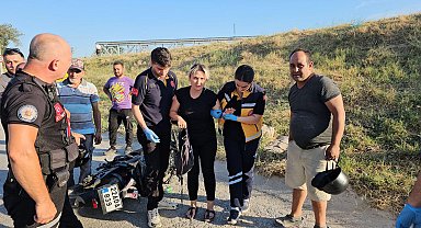 Polisten kaçan motosikletli başka motosikletle çarpıştı; 2 yaralı