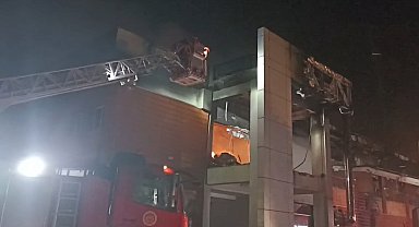 Sakarya'da kozmetik fabrikasında yangın