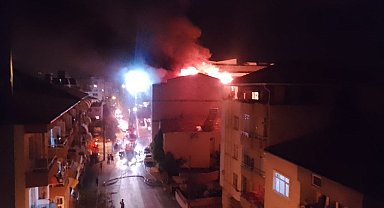 Samsun'da çatı katında yangın; daire kullanılamaz hale geldi