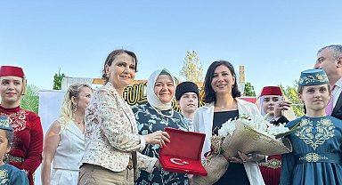 Savaş mağduru çocuklar, huzurevi sakinleriyle buluştu