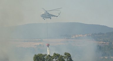 Sazlıkta çıkan yangın, helikopterli müdahaleyle kontrol altına alındı