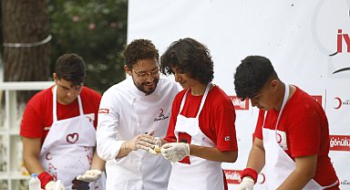 Şef Danilo Zanna 'İyilik Şefleri Kampı'nda tecrübelerini depremzede öğrencilerle paylaştı