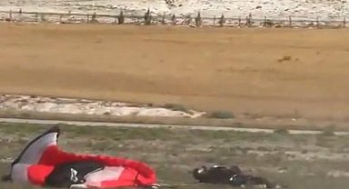 Sert düşüş yaşayan paraşüt sporcusu yaralandı