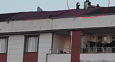 Siirt'te 7 katlı binanın çatısında tehlikeli fotoğraf çekimi