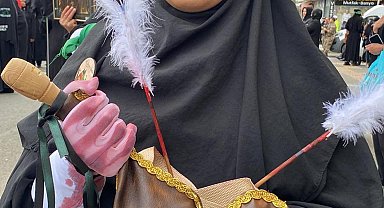 Sinelerine vurarak Kerbela şehitlerini andılar