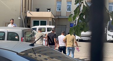 Sorguda tabancayı nasıl kullandığını tarif edemeyince, dini nikahla yaşadığı öğretmen gözaltına alındı