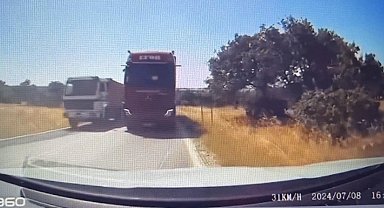 Sürücüsünün hatalı sollama yaptığı TIR, kazaya neden oluyordu; o anlar kamerada