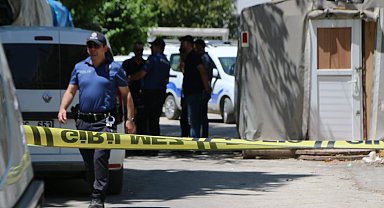 Tartıştığı eşini boğarak öldüren koca, cesedini torbayla bahçeye attı