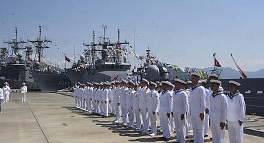 TCG Kuşadası ve TCG Kumkale, Katar'da görev yapacak