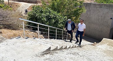 Terör saldırısında bacağını kaybeden gazinin merdiven talebini, kaymakam gerçekleştirdi