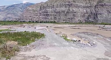 Tortum Çayı'nda aranan 8 aylık bebeğe ulaşılamadı