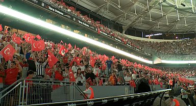 Türkiye milli maça kilitlendi; binlerce kişi maçı meydanlarda izledi