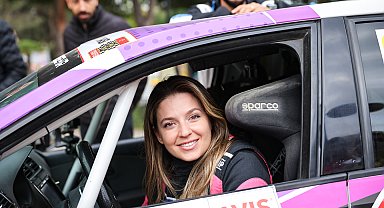 Türkiye'nin ilk engelli kadın pilotu, Avrupa Ralli Şampiyonası'nda direksiyon başına geçecek