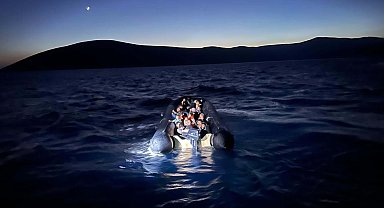 Urla açıklarında 53 düzensiz göçmen yakalandı