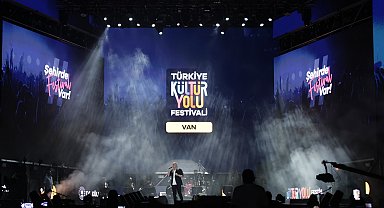 Van Kültür Yolu Festivali'nde Berdan Mardini sahne aldı