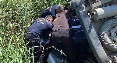 Van'da takla atan otomobilin sürücüsü ile eşi yaralandı