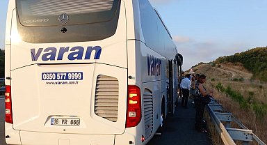 Yangın çıkan otobüsle yola devam ettiler