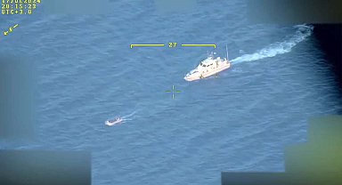 Yunanistan'ın Türk kara sularına geri ittiği düzensiz göçmenler kurtarıldı