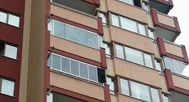 10'uncu kattaki daire, yangında kullanılamaz hale geldi