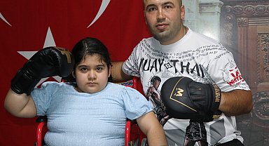 11 yılda 12 ameliyat ve 10 yara tedavisi olan Zeynep, muay thai ile hayata sarıldı