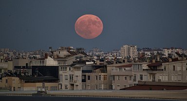 'Süper Ay' Antalya semalarında böyle görüntülendi