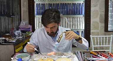 5 bin yıllık telkari sanatını yaşatıyor; Obama ve Putin için de çalışma yaptı