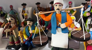 81 ile özgü 2 binden fazla ürünle evini müzeye çevirdi