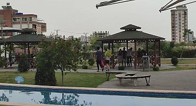 Adana'da art arda 3 deprem; bazı ev ve iş yerlerinde çatlaklar oluştu